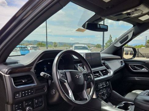 Used 2022 Chevrolet Tahoe Z71 w/ Z71 Off-Road Package AWD/4WD image 10