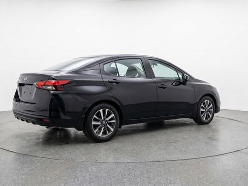 Used 2025 Nissan Versa SV image 9