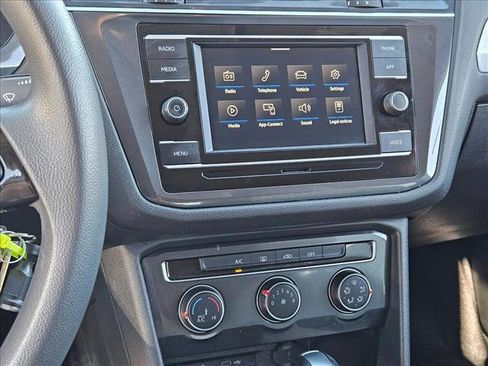 Used 2021 Volkswagen Tiguan S image 13