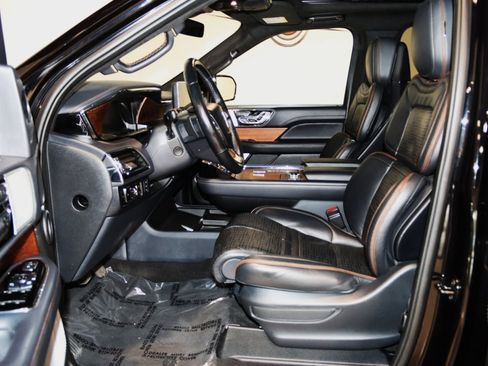 Used 2024 Lincoln Navigator L Black Label AWD/4WD image 33