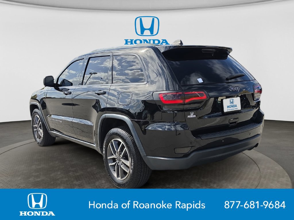 Used 2020 Jeep Grand Cherokee Laredo w/ Laredo X Package RWD image 3