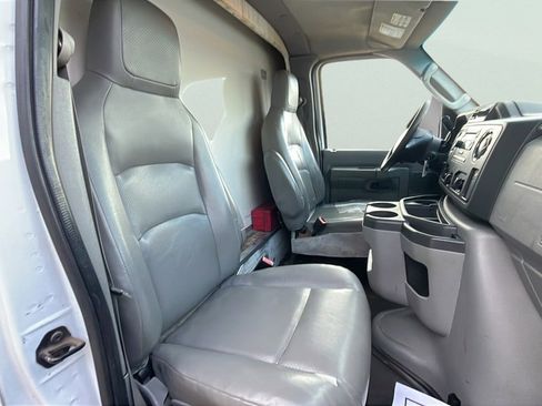 Used 2015 Ford E-350 and Econoline 350 Super Duty image 18