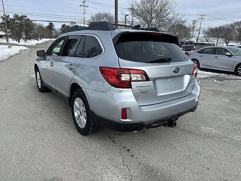 Used 2016 Subaru Outback 2.5i Premium image 3