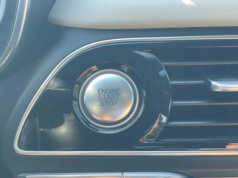 Used 2023 Genesis G70 3.3T w/ Sport Advanced Package image 17