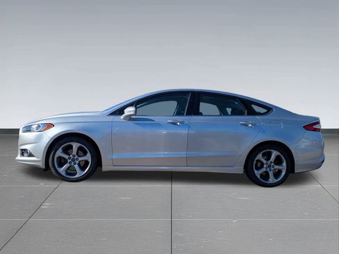 Used 2014 Ford Fusion SE w/ Equipment Group 201A image 3