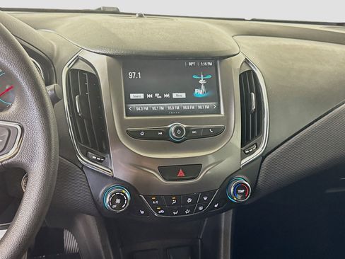 Used 2017 Chevrolet Cruze LT w/ Convenience Package FWD image 18