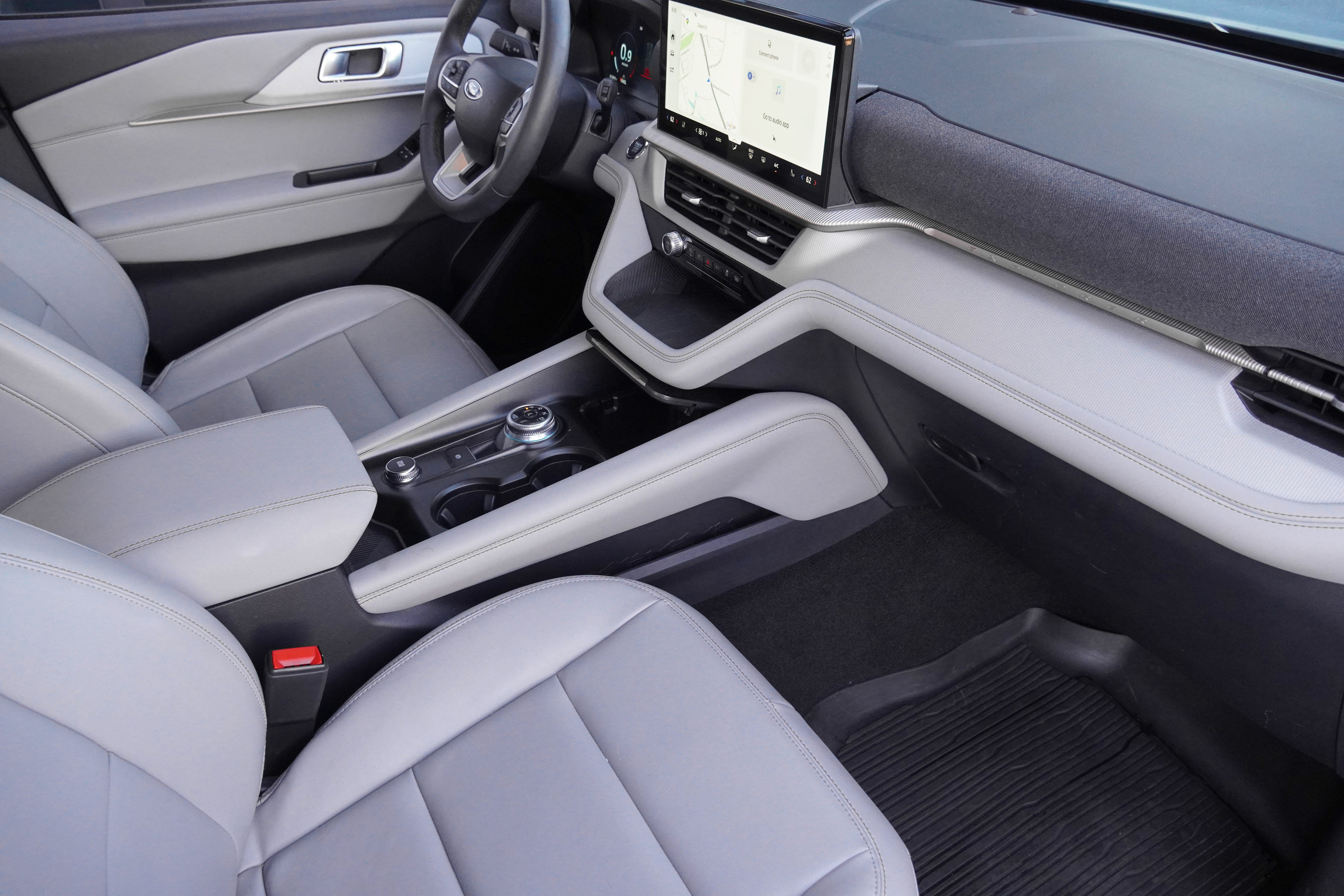 Used 2025 Ford Explorer Active w/ Active Comfort Package RWD image 10