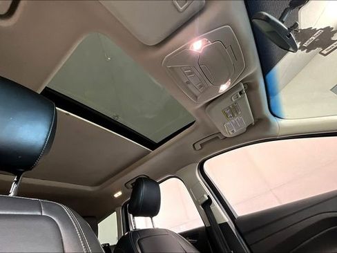 Used 2019 Ford Escape SEL image 22