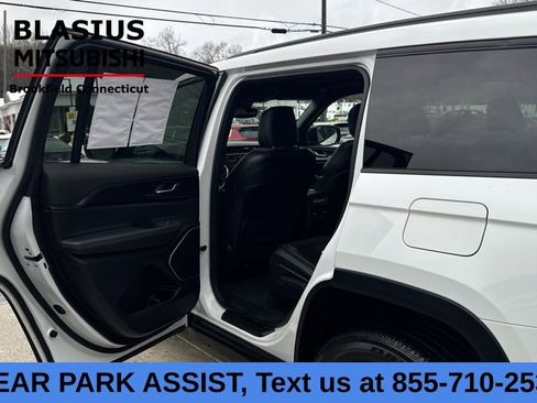 Used 2021 Jeep Grand Cherokee L Laredo image 17