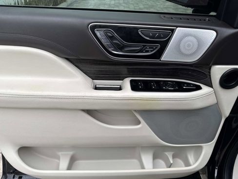 Used 2022 Lincoln Navigator L Black Label image 11