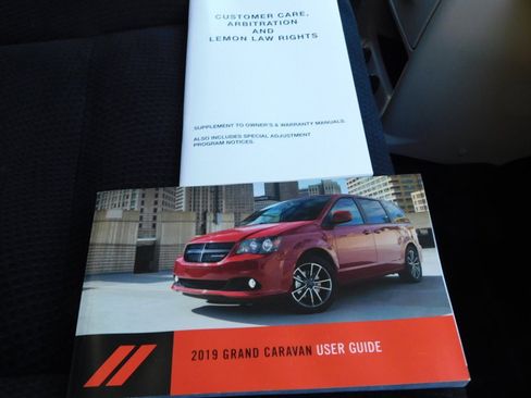 Used 2019 Dodge Grand Caravan SE w/ UConnect Hands-Free Group image 27