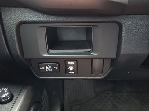 Used 2016 Toyota Tacoma TRD Off-Road w/ Towing Package AWD/4WD image 18