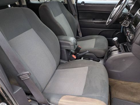 Used 2017 Jeep Patriot Latitude AWD/4WD image 26