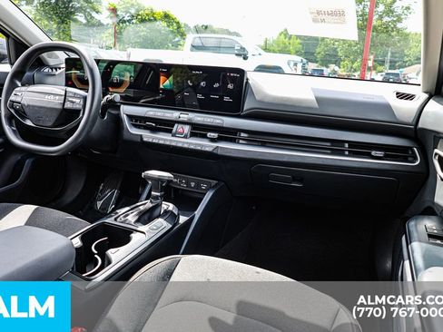 Used 2025 Kia K4 FWD image 29