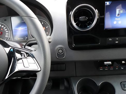 New 2025 Mercedes-Benz Sprinter 2500 image 38