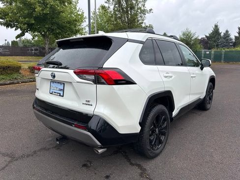 Used 2022 Toyota RAV4 SE w/ Convenience Package AWD/4WD image 7