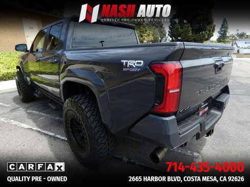 Used 2025 Toyota Tacoma TRD Sport AWD/4WD image 12