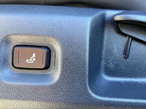 Used 2024 Toyota Tacoma SR image 33