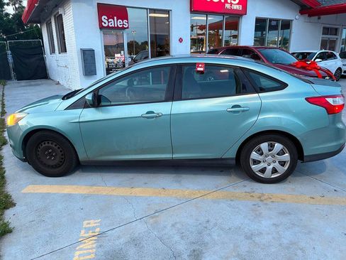 Used 2012 Ford Focus SE FWD image 4