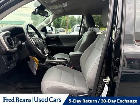 Used 2019 Toyota Tacoma SR5 AWD/4WD image 18