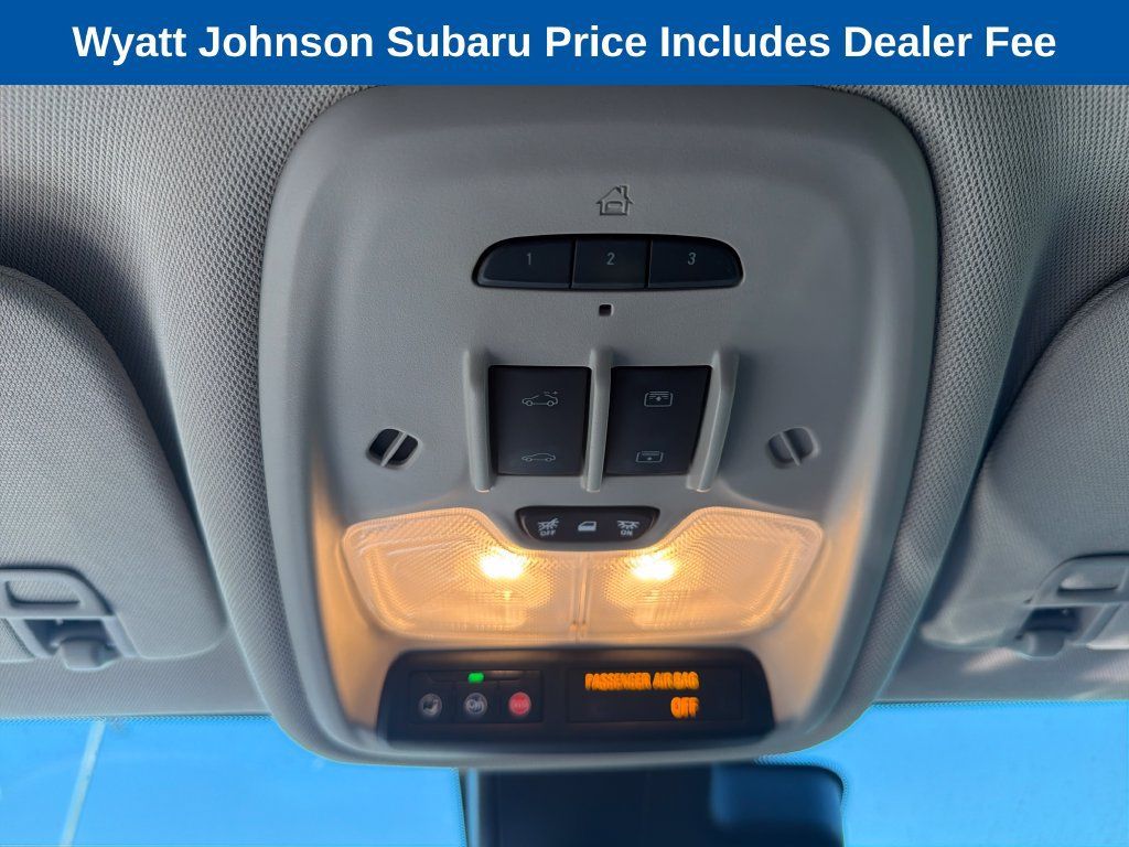 Used 2022 Buick Encore GX Essence w/ Experience Buick Package FWD image 32