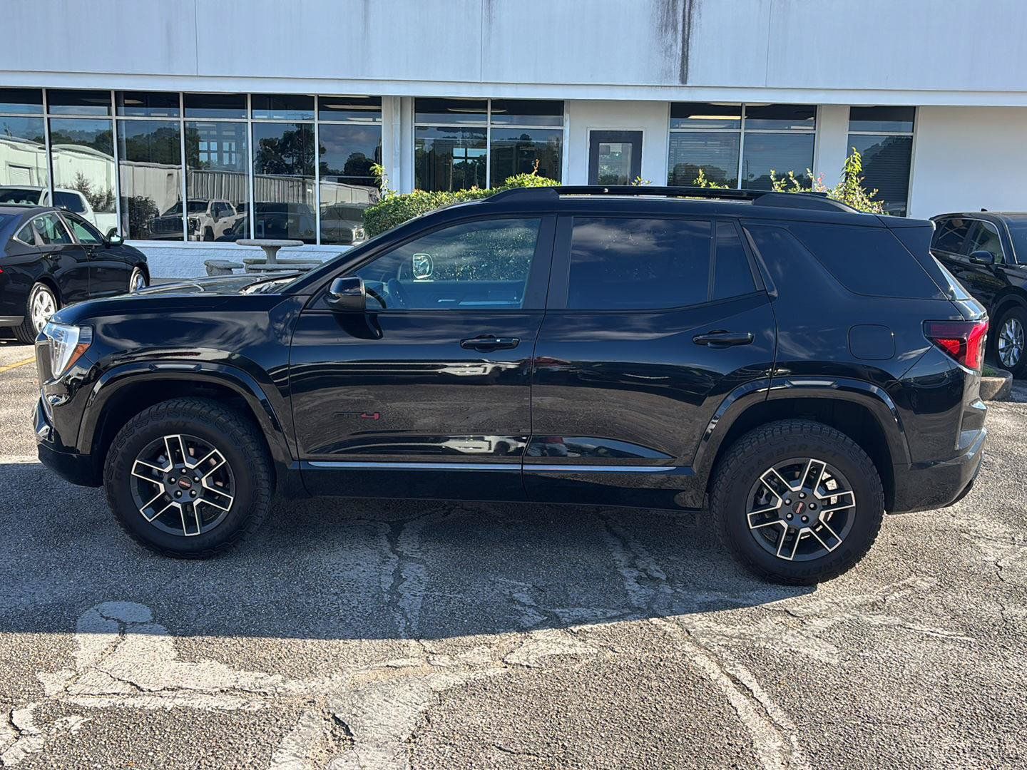 Used 2026 GMC Terrain AT4 w/ LPO, Black Badging Package AWD/4WD image 4