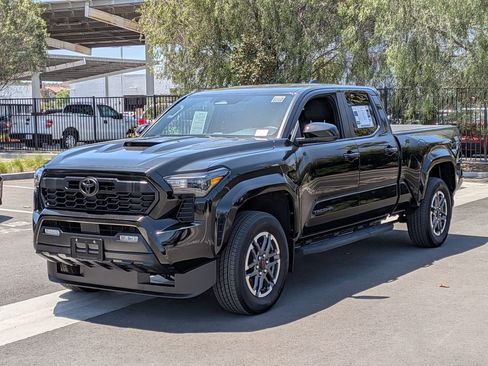 Used 2024 Toyota Tacoma TRD Sport RWD image 2