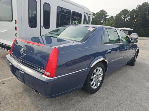 Used 2008 Cadillac DTS FWD image 4