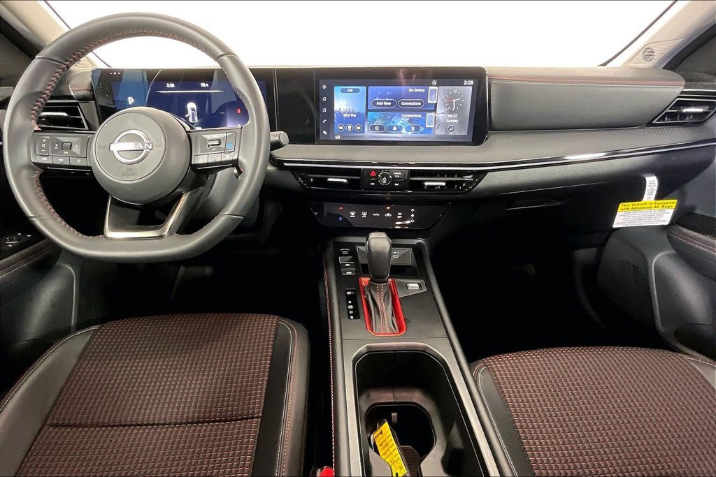 Used 2025 Nissan Kicks SR FWD image 17
