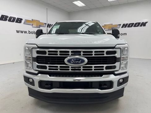 Used 2026 Ford F250 XLT AWD/4WD image 2