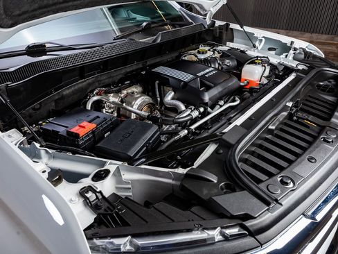 Used 2023 Chevrolet Silverado 1500 LT w/ Z71 Off-Road Package AWD/4WD image 39