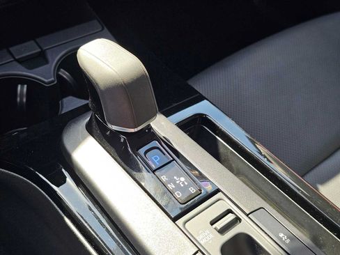 Certified 2026 Toyota Prius XLE FWD image 31