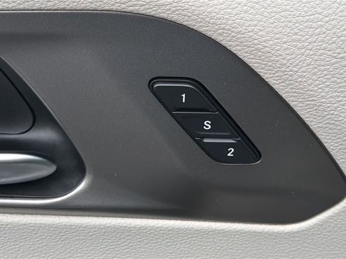 Used 2020 Chrysler Pacifica Touring-L Plus image 21