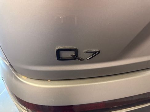 Used 2017 Audi Q7 3.0T Prestige w/ Prestige Package AWD/4WD image 12