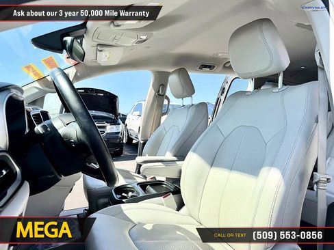 Used 2018 Chrysler Pacifica Touring-L FWD image 15