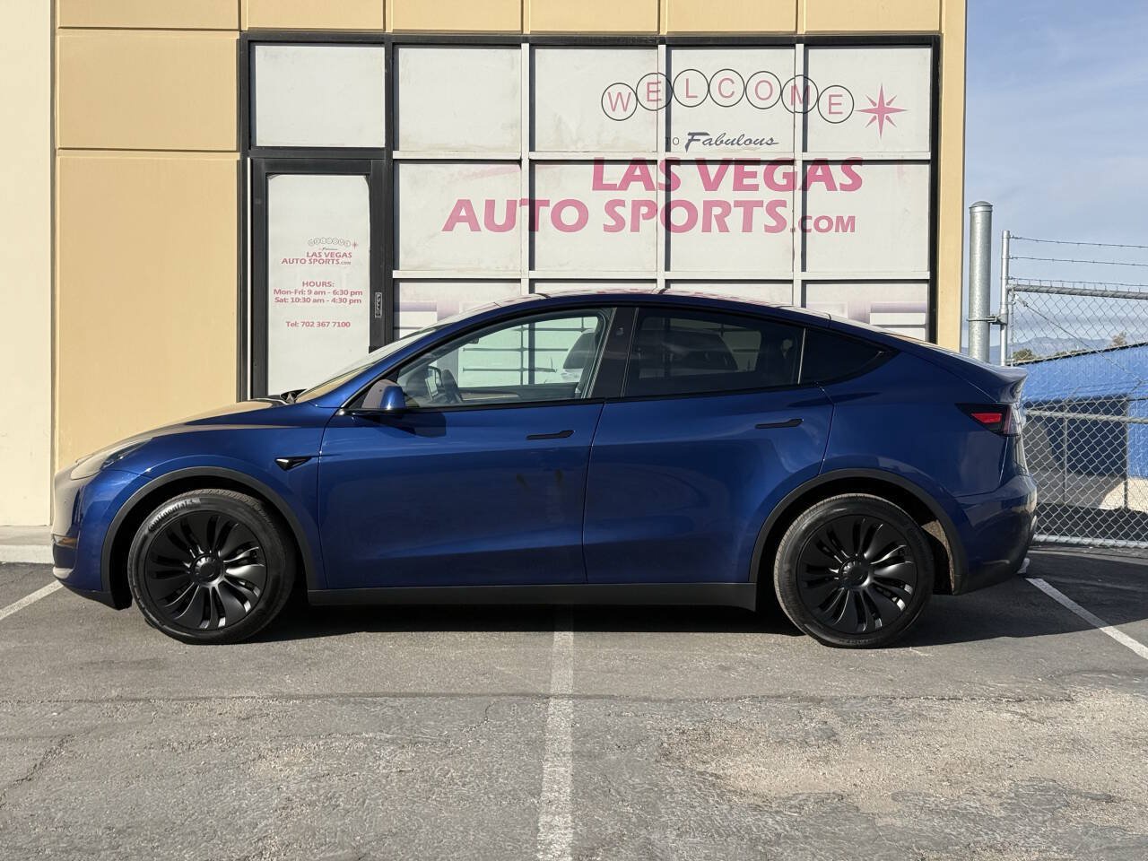 Used 2024 Tesla Model Y Long Range AWD/4WD image 5