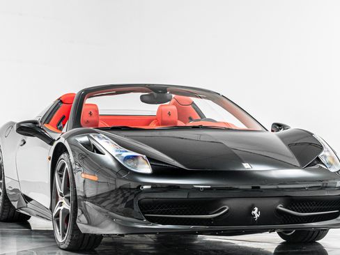 Used 2015 Ferrari 458 Spider RWD image 3