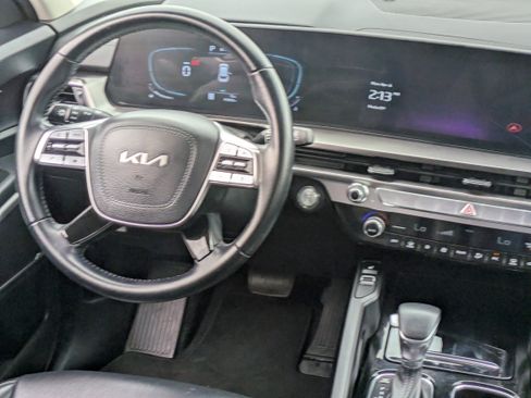 Used 2025 Kia Telluride S FWD image 17