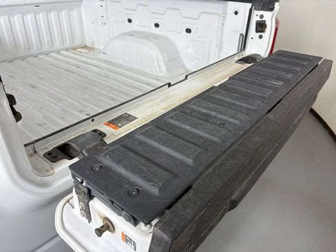 Used 2025 GMC Sierra 1500 SLT RWD image 38