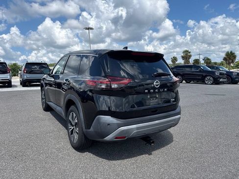 Used 2021 Nissan Rogue SV FWD image 3