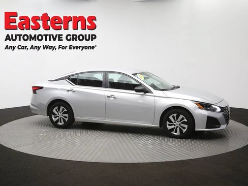Used 2024 Nissan Altima 2.5 S FWD image 46