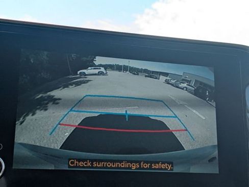 Certified 2025 Toyota Highlander XLE FWD image 21