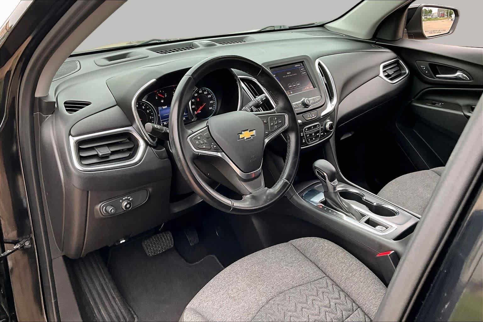 Used 2023 Chevrolet Equinox LT FWD image 16