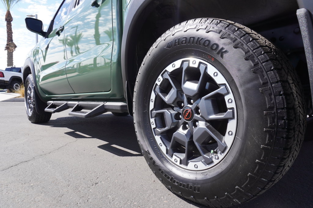 Certified 2025 Nissan Frontier PRO-4X w/ Tow Package AWD/4WD image 6