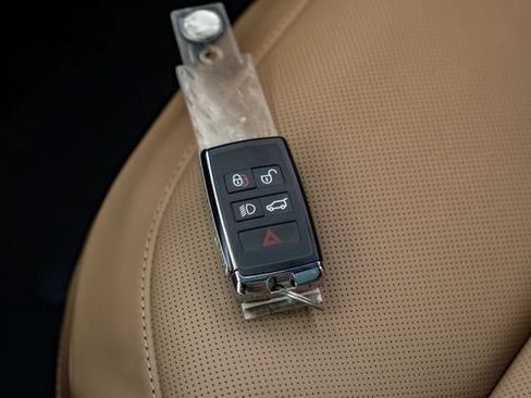 New 2026 Land Rover Range Rover SE AWD/4WD image 76