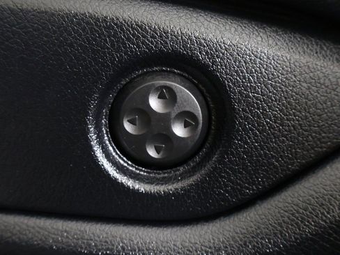 Used 2018 Mercedes-Benz GLS 450 4MATIC image 36