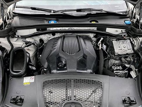 Used 2023 Porsche Macan image 11