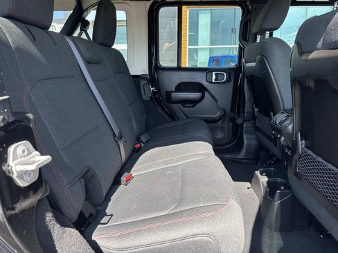 Used 2024 Jeep Wrangler Unlimited Rubicon AWD/4WD image 9