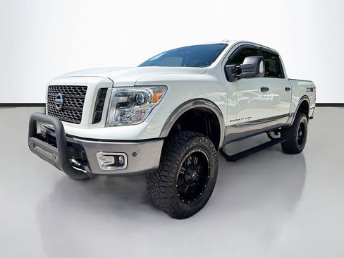 Certified 2019 Nissan Titan PRO-4X w/ Pro-4x Utility Package image 4
