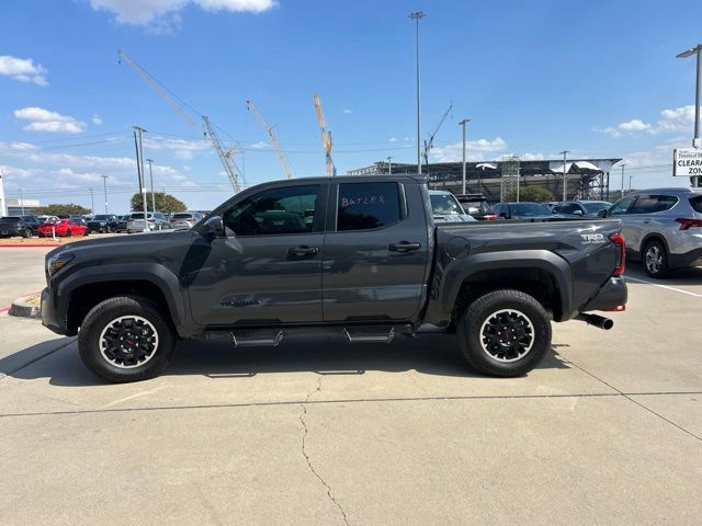 Used 2025 Toyota Tacoma TRD Off-Road AWD/4WD image 7